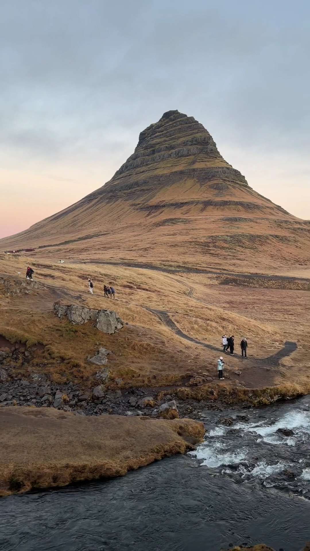 Kirkjufellsfoss｜Photographic Hotspot with Iconic Waterfall & Distinctly ...